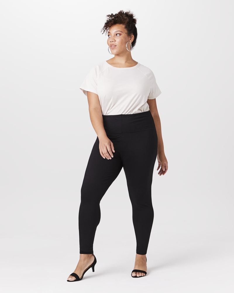 Plus size model with apple body shape wearing Emmeline Ponte Leggings by Peace and Pearls | Dia&Co | dia_product_style_image_id:143735